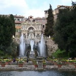 La fuente del Organo con una cascada naturalista con juegos de agua y estanques