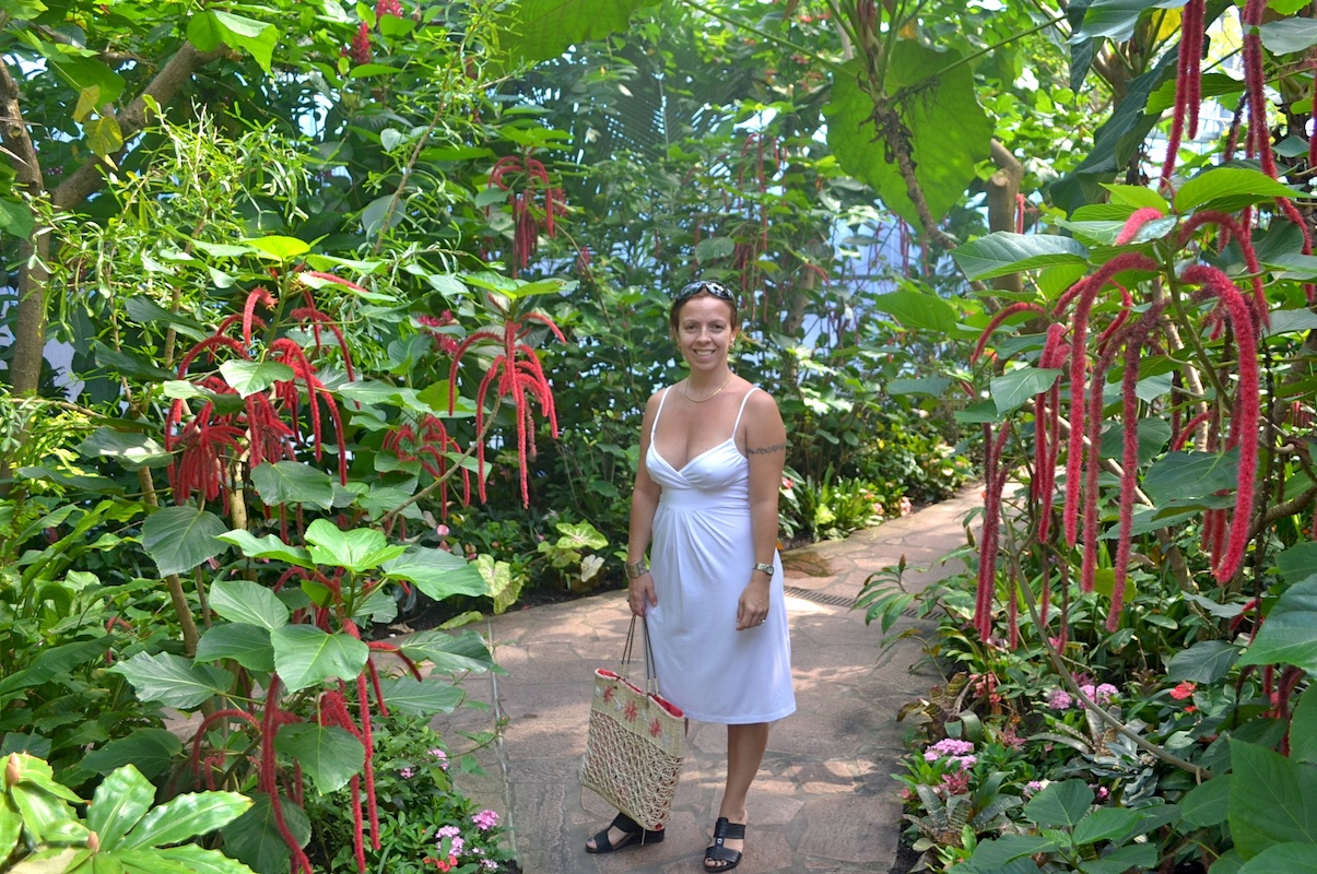 Eva Bouzon en el jardín de mariposas del Artis Royal Zoo de Ámsterdam